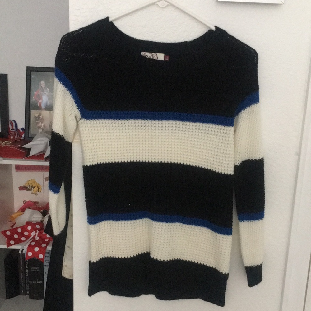 Black white and blue sweater